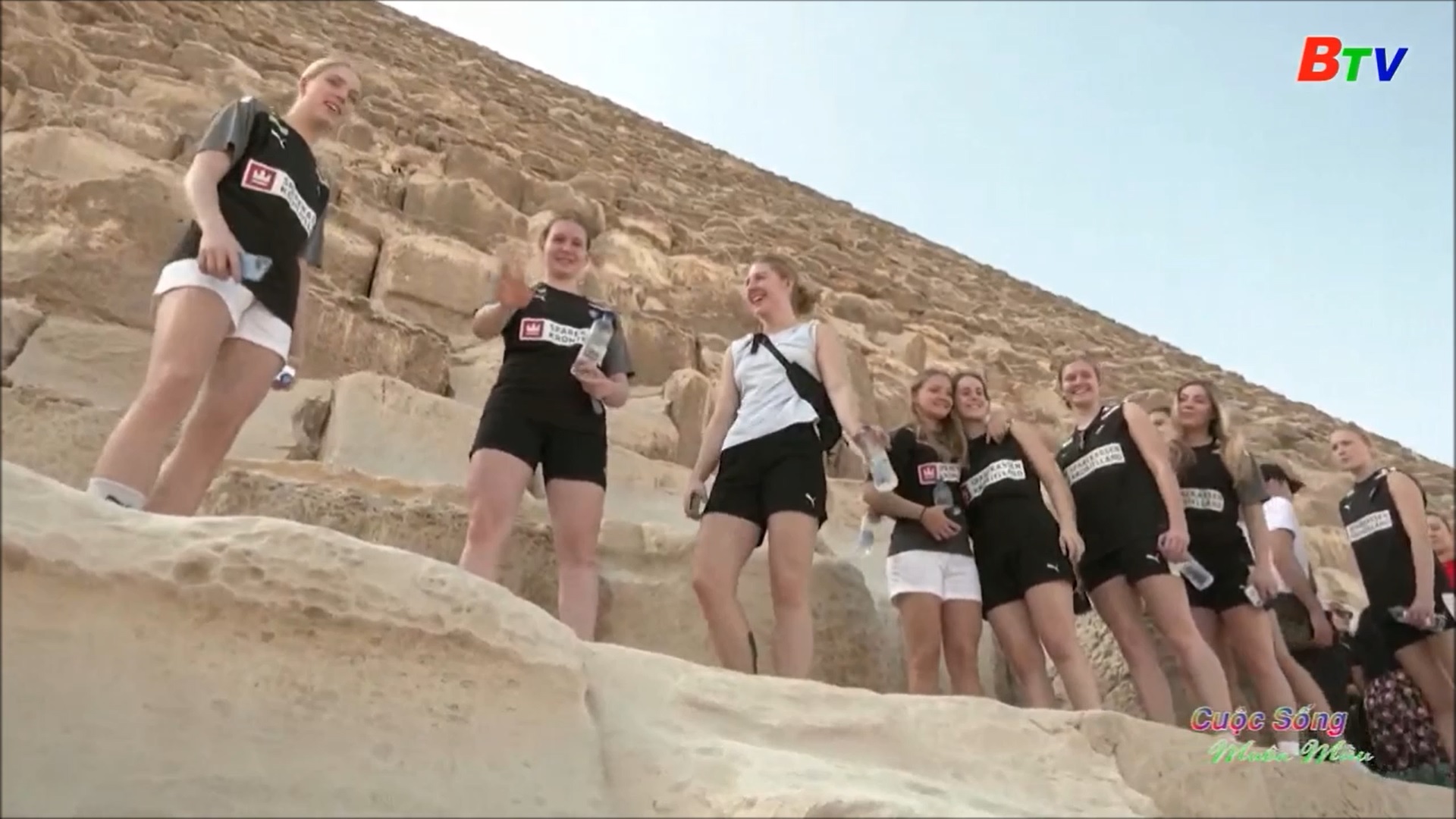 Tìm kiếm bí mật trong Đại Kim tự tháp Giza 4500 tuổi